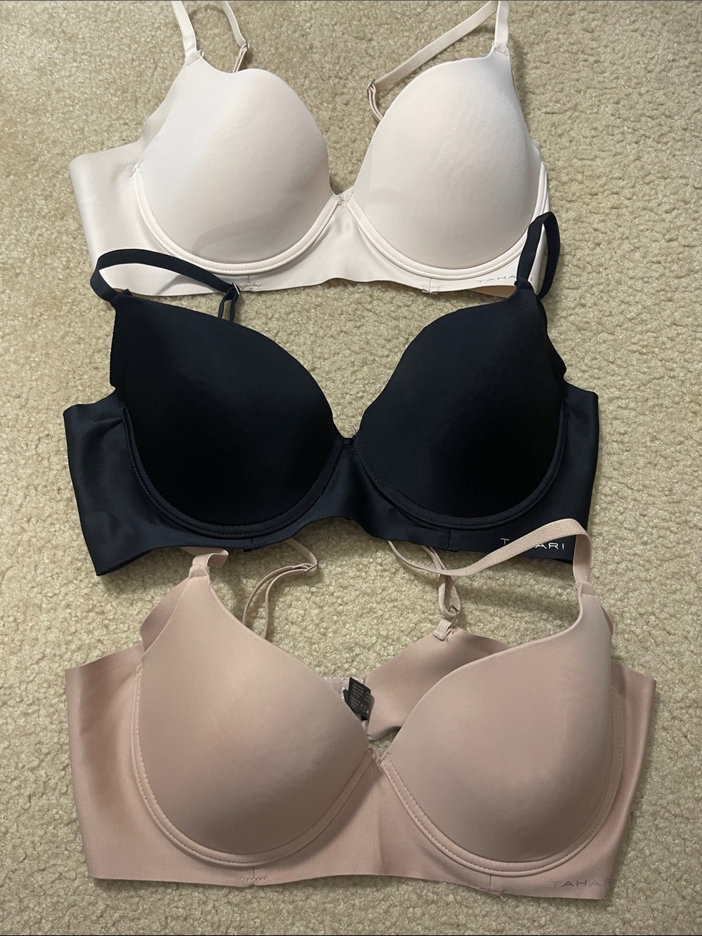 Tahari underwire bras 38C
